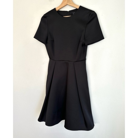 COS • Drew Short Sleeve Dress in Black - Picture 3 of 6
